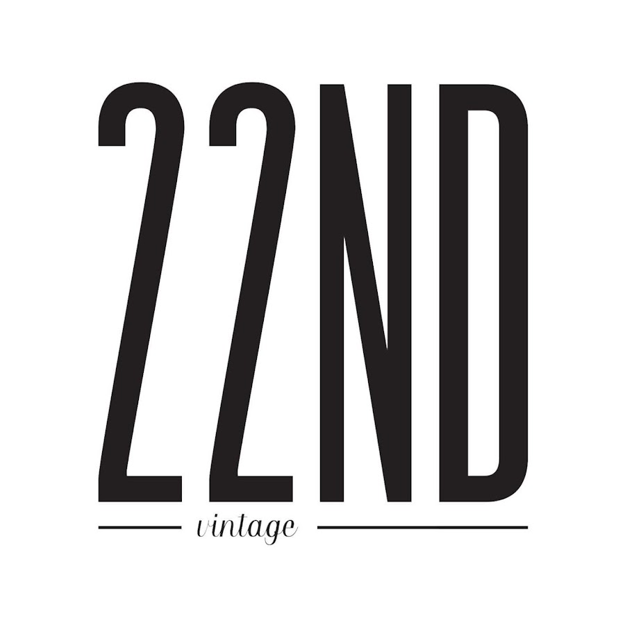 Twenty twenty two. It's twenty to one цифрами. Twenty second. Twenty two black fone. Twenty second.