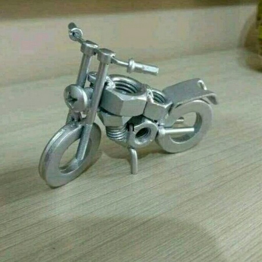 Мотоцикл из гаек