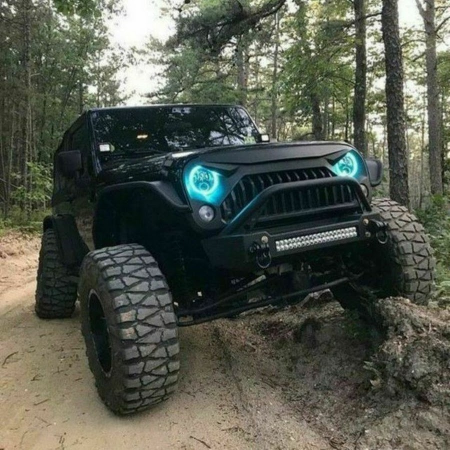 Jeep Wrangler Rubicon на бездорожье