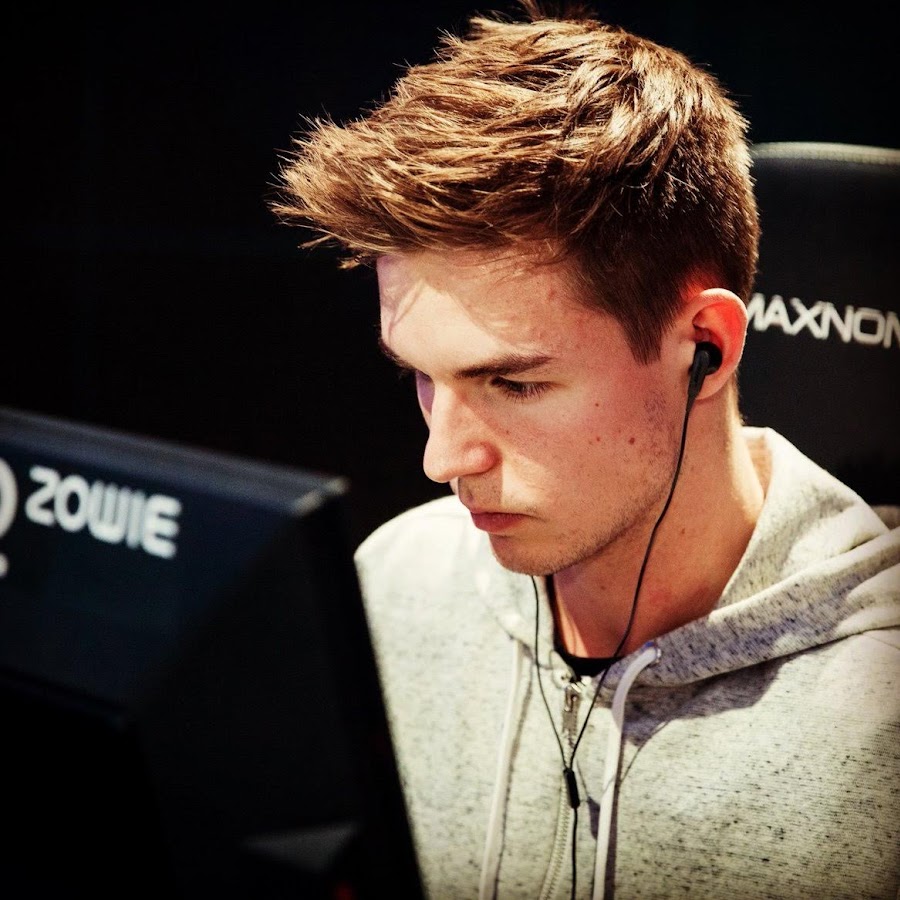 Девайс кс го игрок. Device cs 2. Девайс астралис. Девайс кс го игрок. Прическа device.