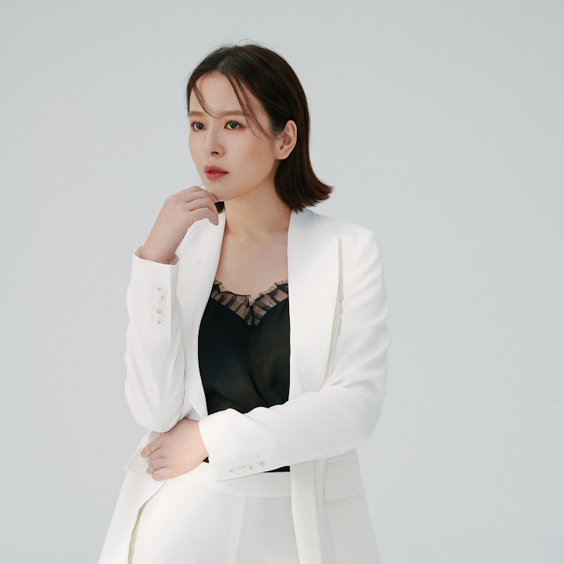 劉品言官方專屬頻道 Esther Liu's Official Channel - 網紅的藏寶箱 