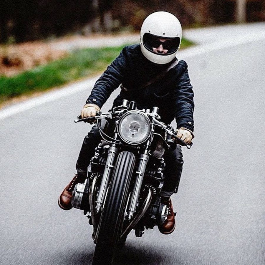 Шлем в стиле Cafe Racer