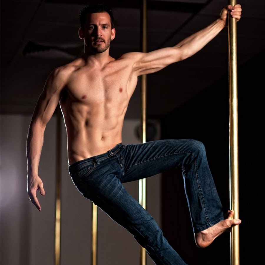 мужчина стриптизерша