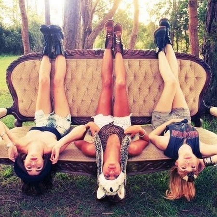 Три девушки смешные