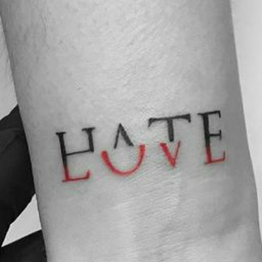 Тату ненависть. Татуировка любовь ненависть. Love hate Tattoo. Тату cет lovehate