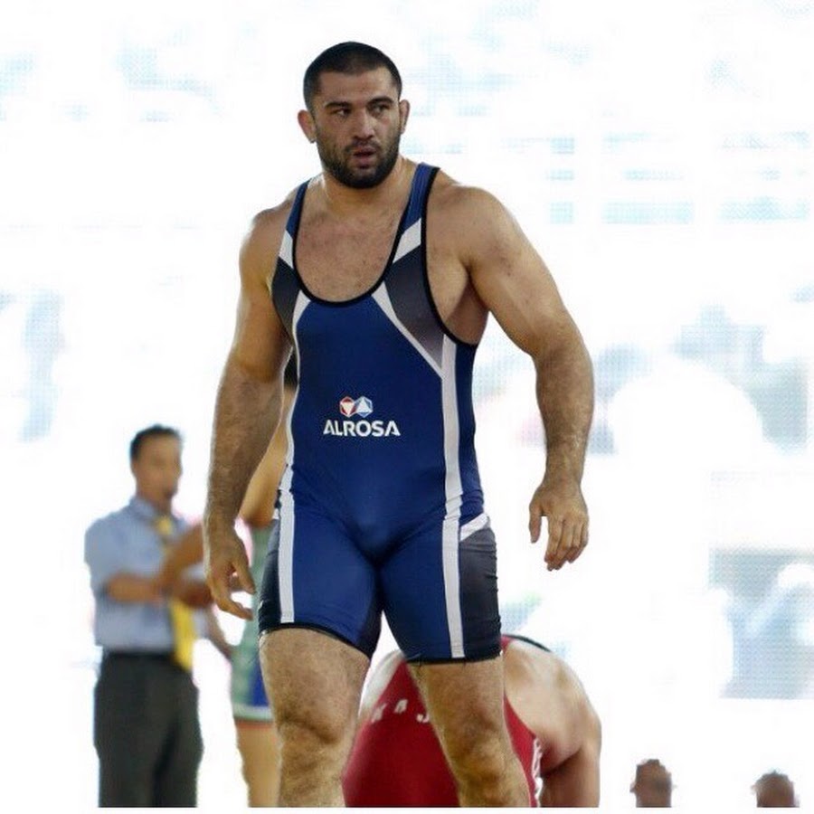Билял махов олимпийский чемпион. Махи ногами 30 дней. Билял валерьевич махов. Махов дата. Арсен таймазов хоккеист.