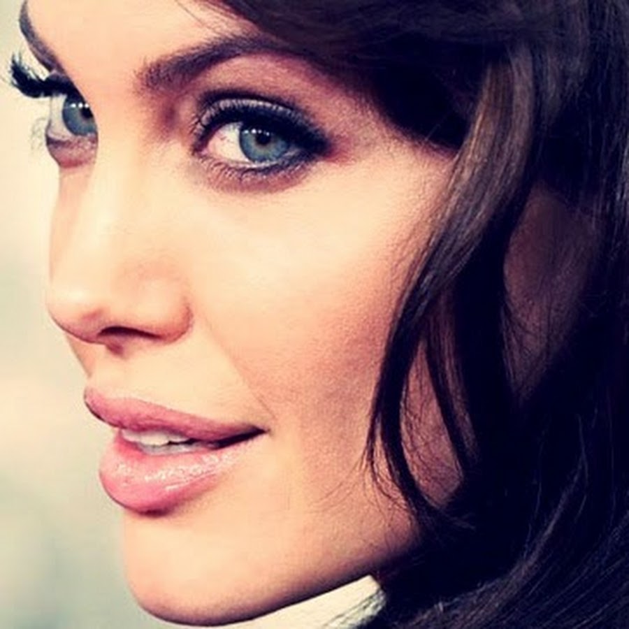 Анджелина джоли черно белые. Анджелина джоли портрет фото. Beautiful angelina. Beautiful angelina. Анджелина джоли войт.