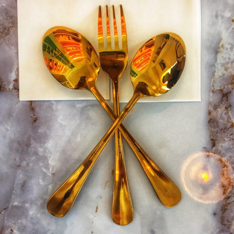 我們三位 - 網紅的藏寶箱 