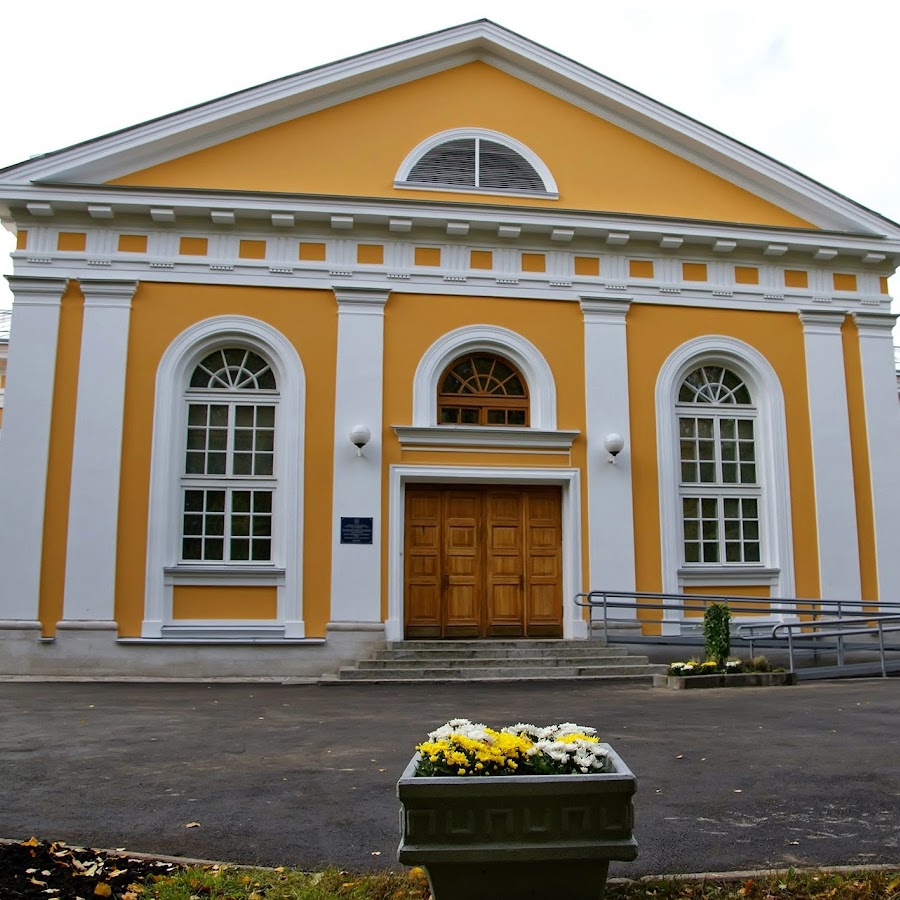 Спортшкола манеж ломоносов плавание. Ломоносов манежная 3. Манеж спортивная школа ломоносов. Манеж ломоносов плавание газпром. Сайт манеж ломоносов.