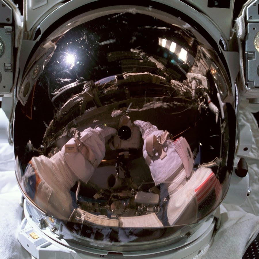 Am in space. Am in space