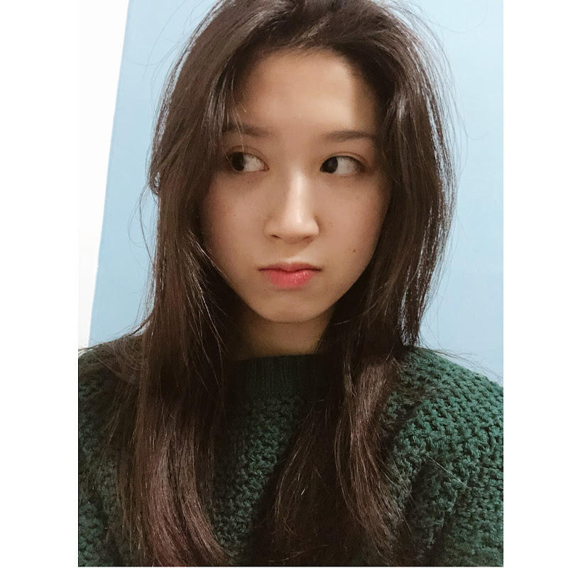 邱宇萱 - 網紅的藏寶箱 