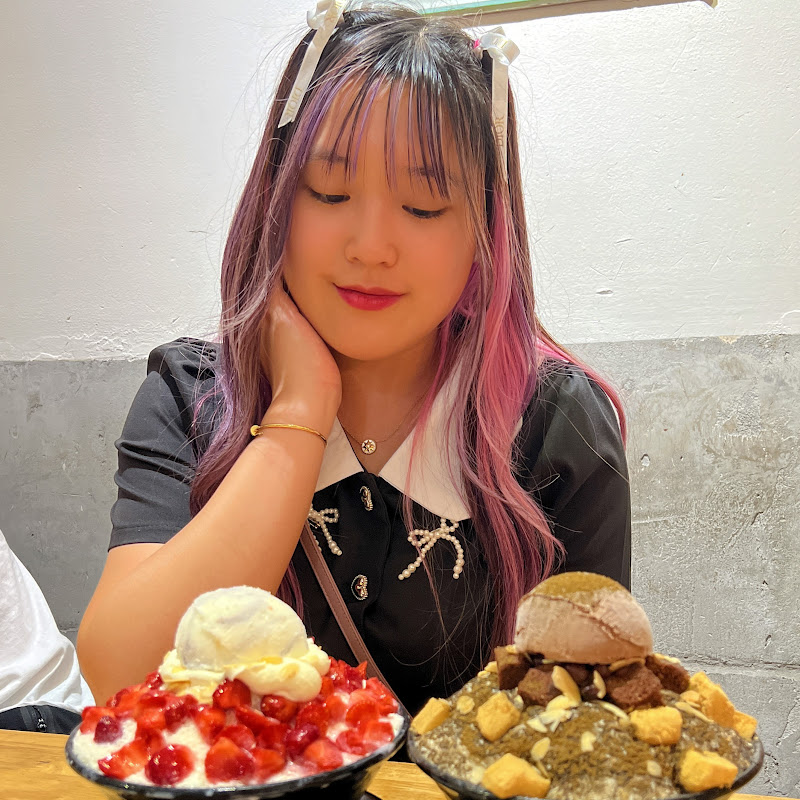 Trish Eats & Travels