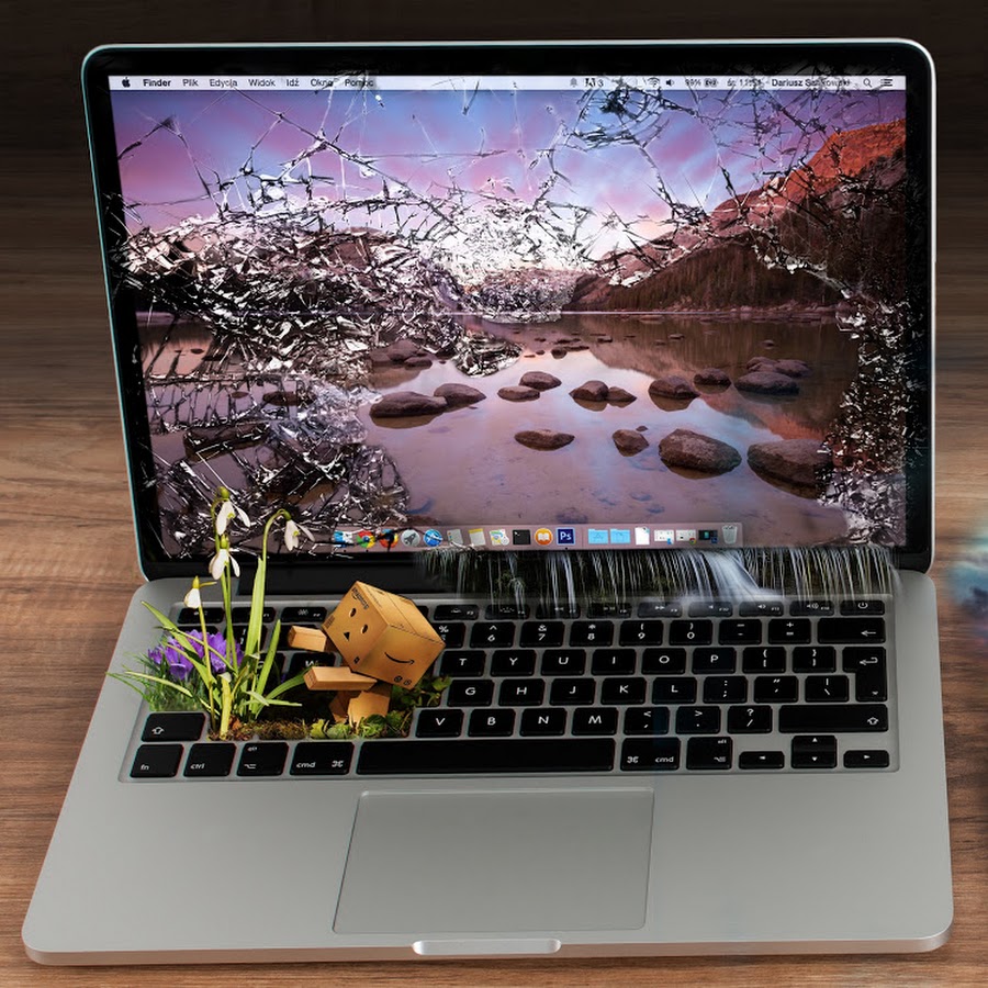 графический дизайн фриланс. художник с графическим планшетом. дизайнер мебели за работой. как заработать художнику в интернете. иллюстратор доход.