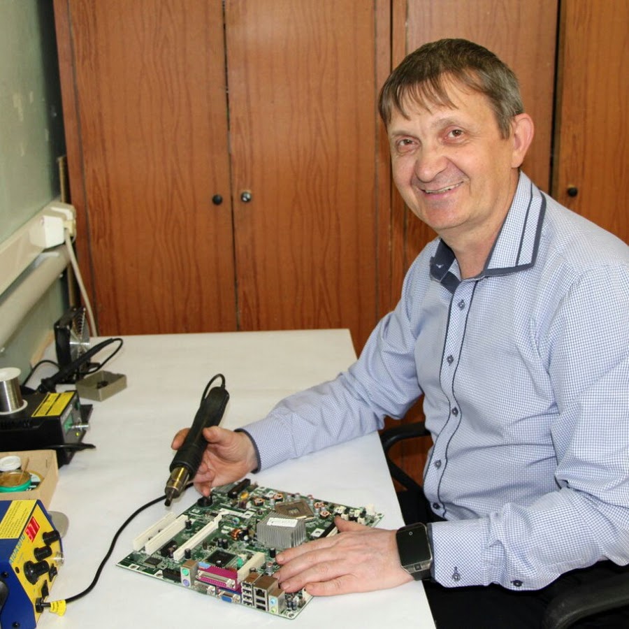 инженер электронщик. ведущий инженер электроник. электронщик профессия. ведущий инженер электроник. инженер аэс.