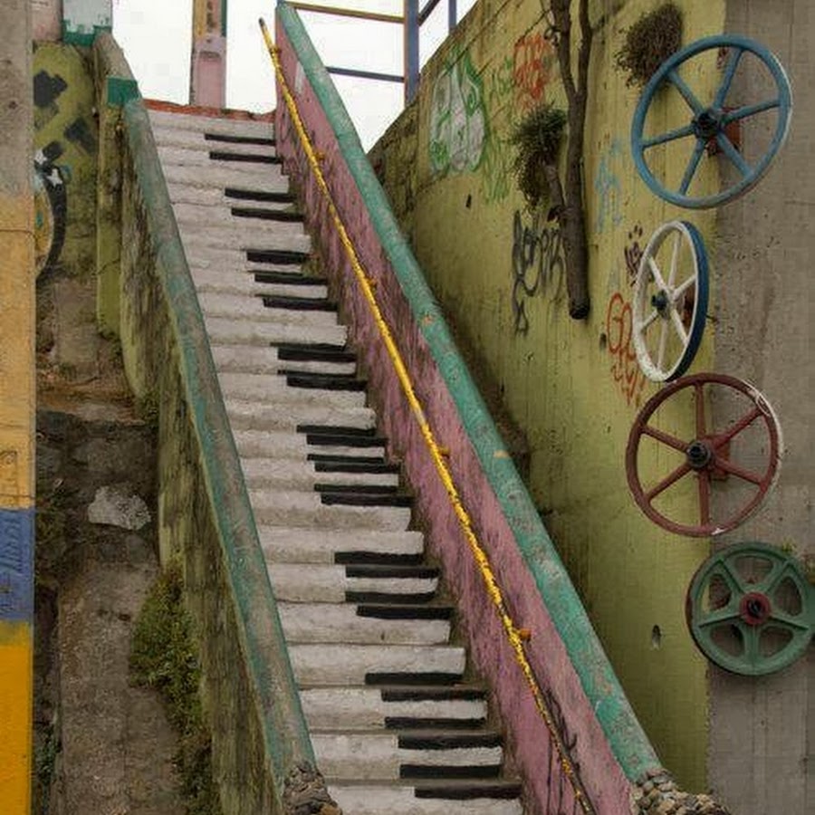 Как правильно поднимать пианино по лестнице - 84 фото