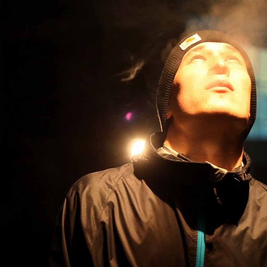 Рисую на стенах на голове кархарт песня