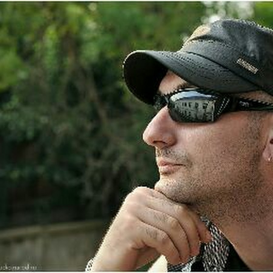Мужчин 30 40 на аватарку. Мужчина 40 лет в солнцезащитных очках. Мужчина 50 лет в очках. Мужчина 45 лет в очках. Фото мужчины 45 лет
