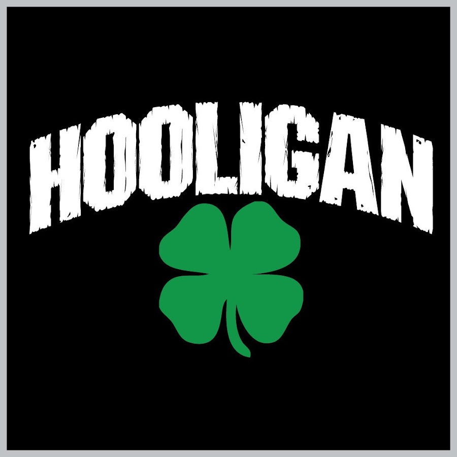 написано хулиган. хулиган надпись. хулиган надпись. парни с надписью хулиган. надписи на лобовое.