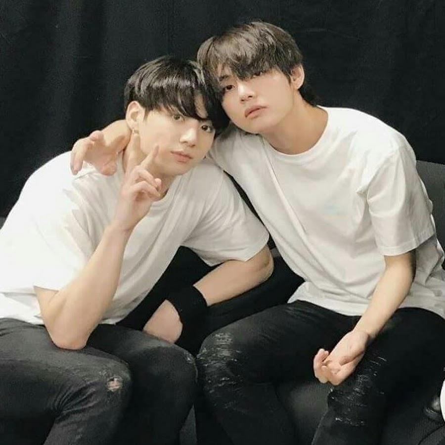 Фф чонгук тэхен школа. Вигуки BTS. Тэхен Чонгук Чимин 2022. BTS taekook. БТС Чонгук и Тэхен.