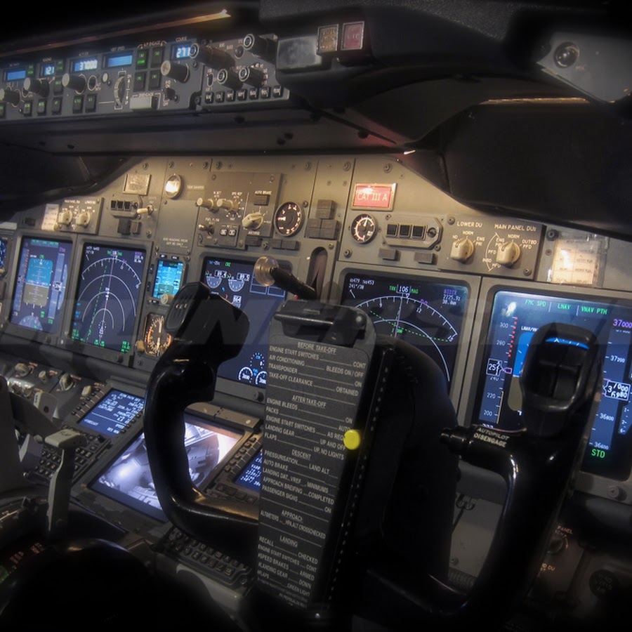 Flight electro souls boing. боинг 737 300 кабина. кабина пилота самолета боинг 747. кабина боинг 737-800. Boeing 737 кабина.