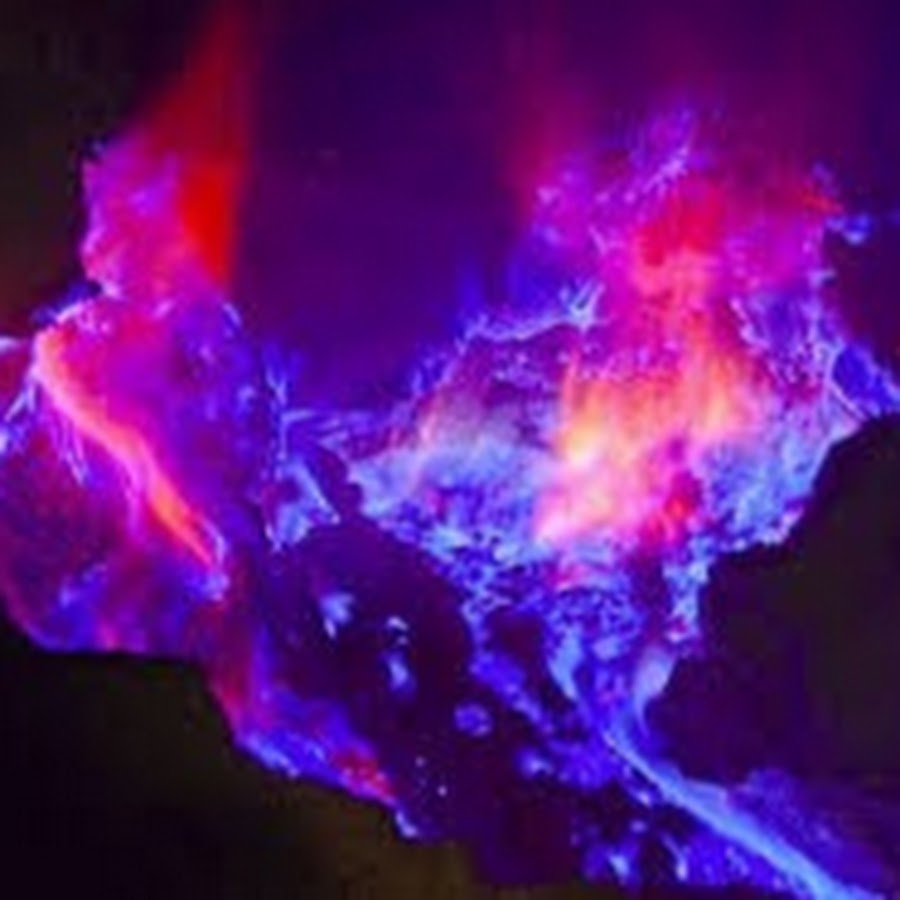 Горение экрана. Вулкан Иджен голубая лава. Вулкан Иджен синий огонь. Вулкан Иджен извержение. Вулкан с синей лавой в Индонезии.