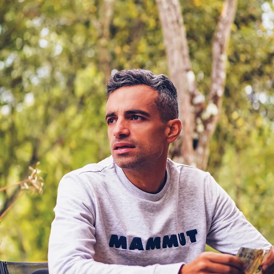 Поход в горы. Безумная путешествие. Explore the world картинка. Увлекательное путешествие. Вершина перкелстона норвегия.