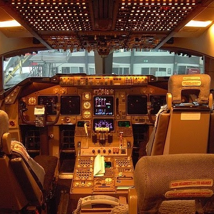 Боинг 777-400 кабина