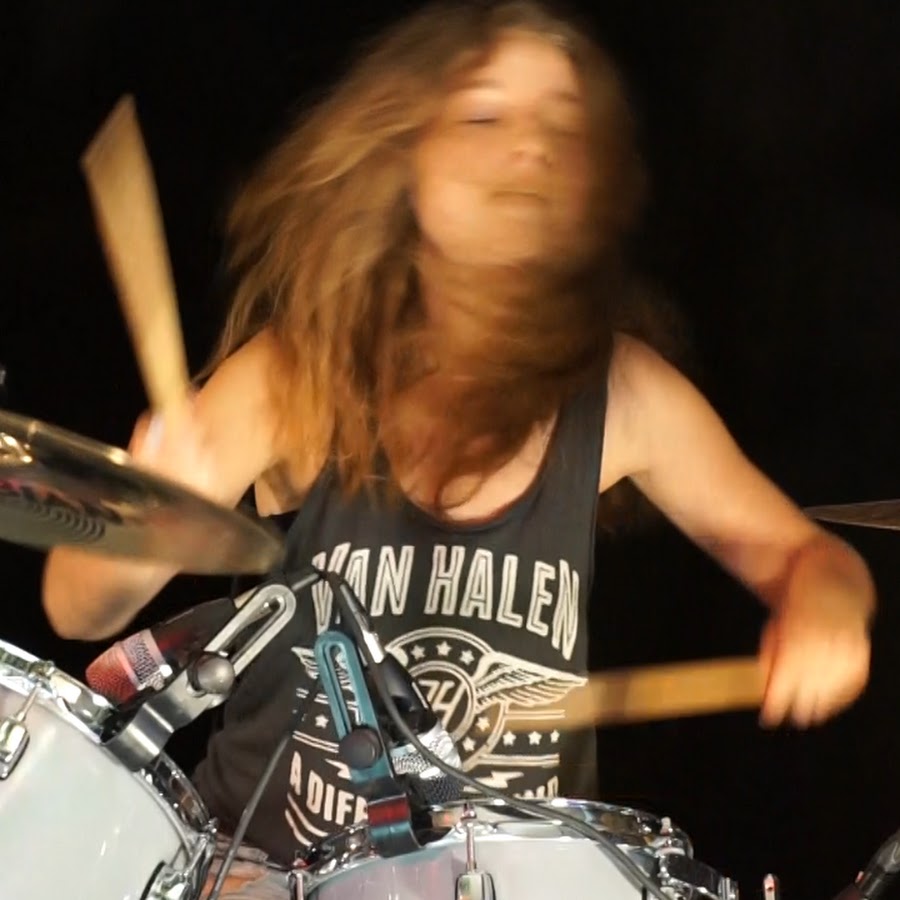 Sina Drummer Girl