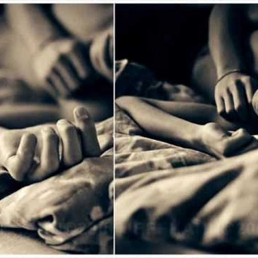 Вместе не уснем. Эстетическое отношение это. Ругайтесь миритесь но спать вместе ложитесь. Лежат в постели. Объятия под одеялом.