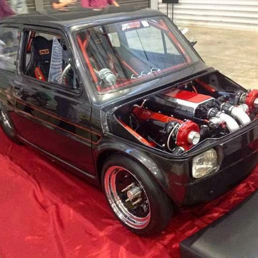 Можно тюнинговать. Fiat 126 Tuning. Fiat 126 тюнинг. Фиат 126 мотор. Фиат 126 тюнинг.