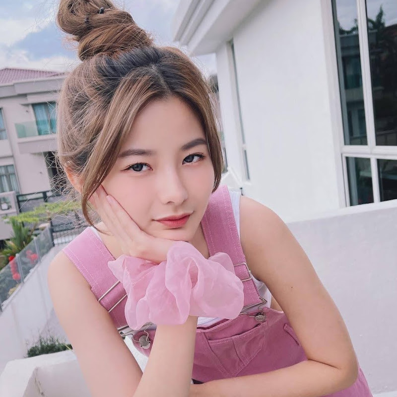 Lizz Chloe - 網紅的藏寶箱 