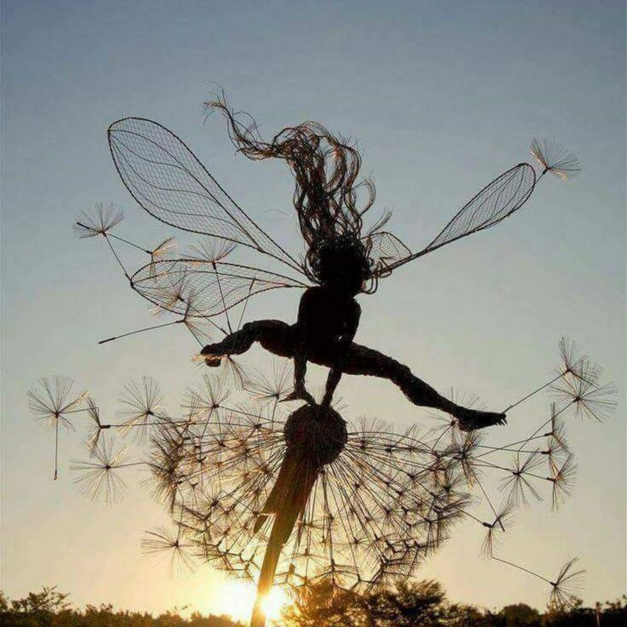 Ведьма от феи отличается настроением картинки