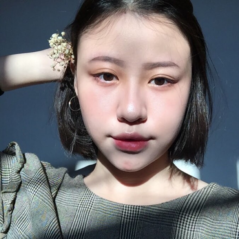 Aurelia Vizal - 網紅的藏寶箱 