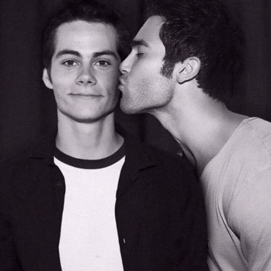 Все хорошо. - Стайлз, я в порядке. 2015 W H R ВКонтакте