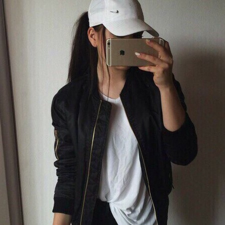 фотографии девушек 17 лет без лица дома