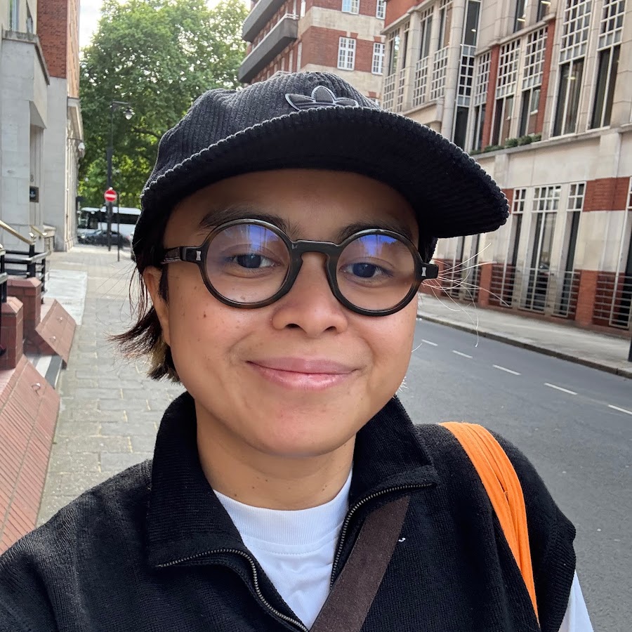 Rowena Abdul Razak روینا عبد الرزاق On Twitter Facetime With Besties One Of Them Is A Nhsuk Doctor Super Proud Of His Work In General But Especially Now During