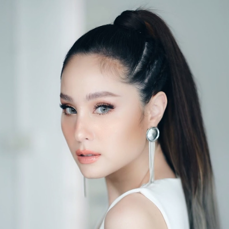 UsaLoveVer ขวัญ อุษามณี - 網紅的藏寶箱 