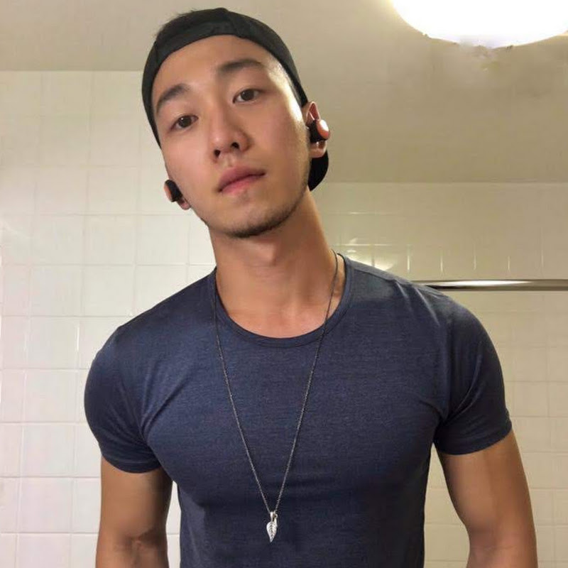 Alfred Bleu - 網紅的藏寶箱 