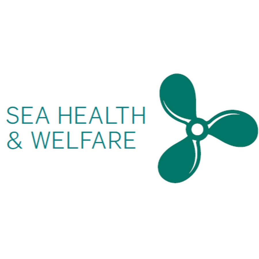 Здоровый радостный человек. Йога на берегу моря. Йога фото. Health seas. Йога на пляже.