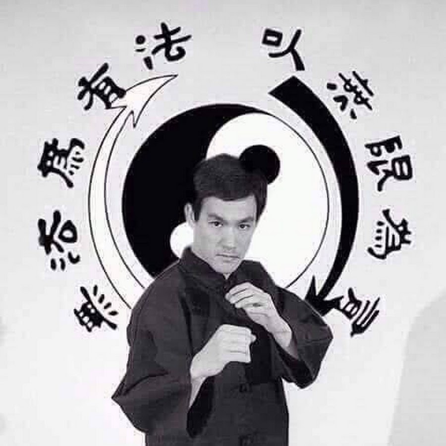 Bruce lee jkd. джит кун до брюса. брюс ли кун. Jeet kune do стойка. брюс ли сейчас 2020.