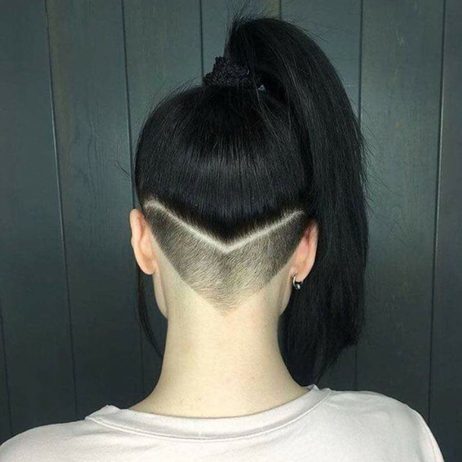 Женские прически с бритым затылком. Женские прически с бритым затылком. Выбритый затылок на длинные волосы. Стрижки с выбритым затылком женские. Фото бритых затылков.