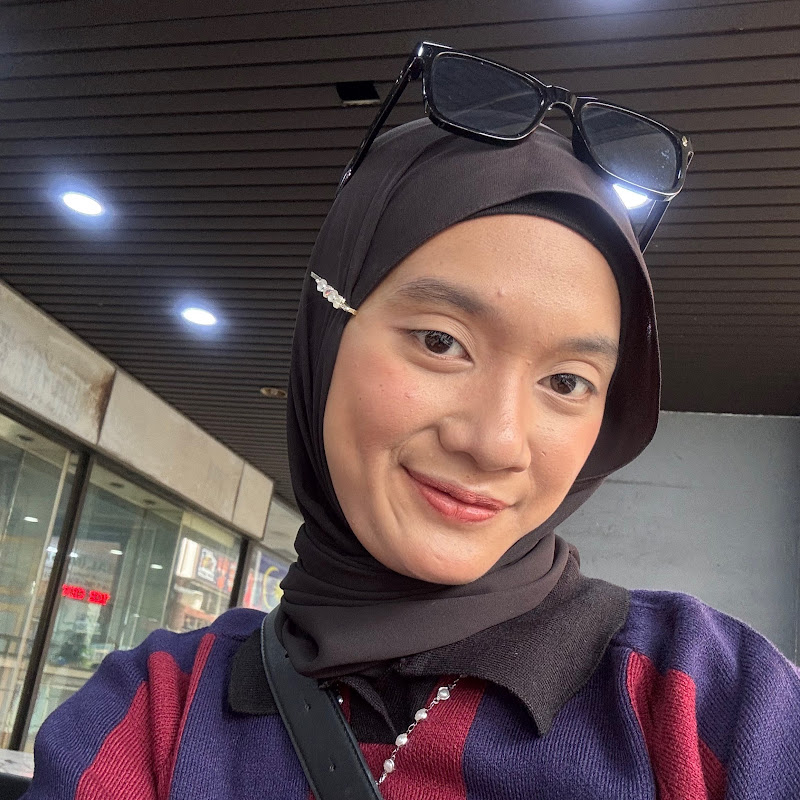 Acha Shamsuddin - 網紅的藏寶箱 