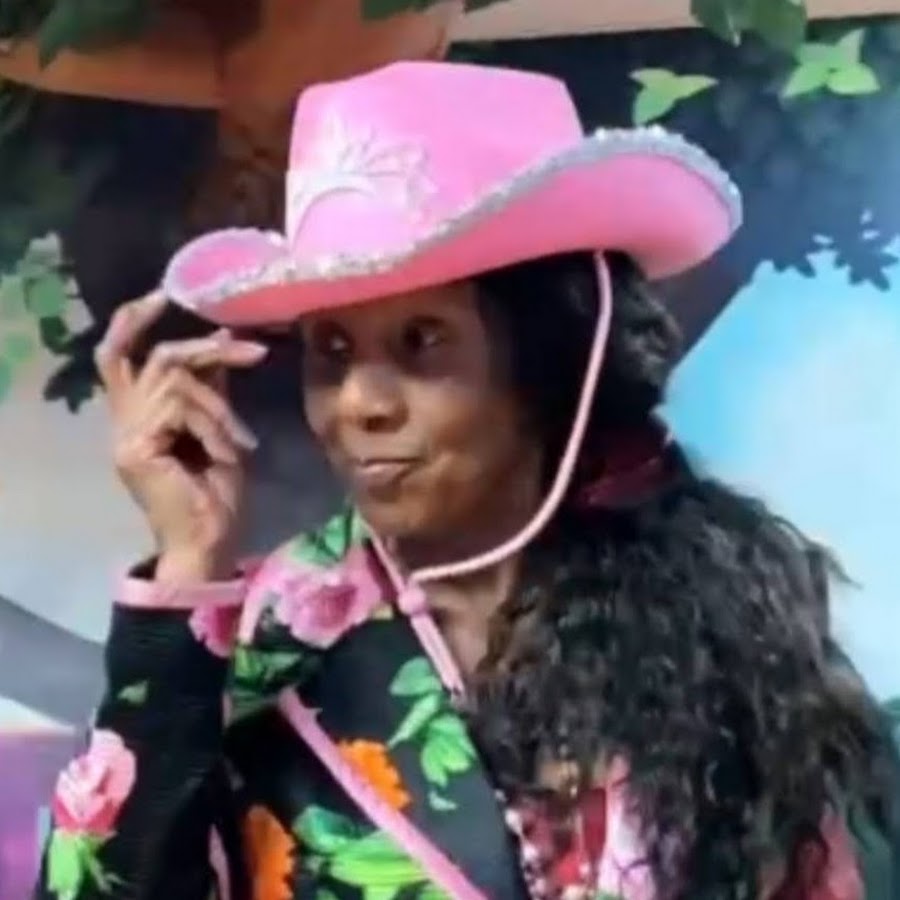 AKedOLRs5yIuz8vElqiAGI_UyG7HDQiVXK3NnKFdtKO7gA=s900ckc0x00ffffffnorj