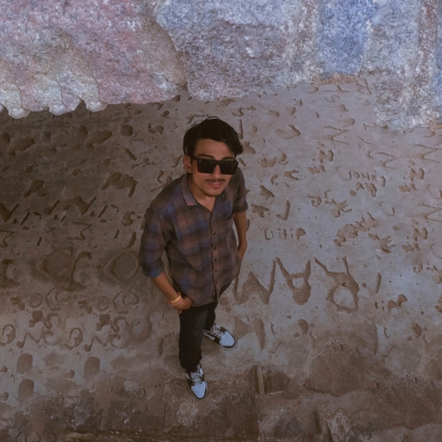 хинд кено узбиектилида хритиек равшан. ритик рошан рохит рошан. актер ритик рошан. Hrithik roshan kinolari. индийские карина капур ритик рошан.