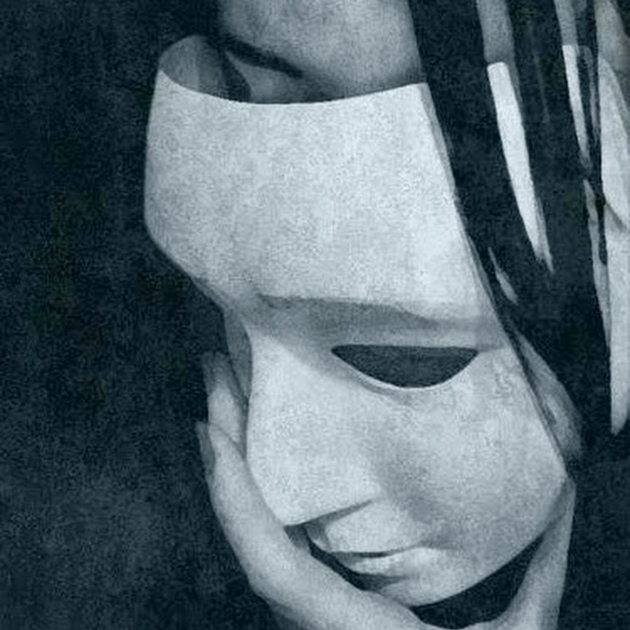 Человек в маске. Маска двуличия. Маска двуличия. Сбрасывать маску. Behind the mask лицо девушки.