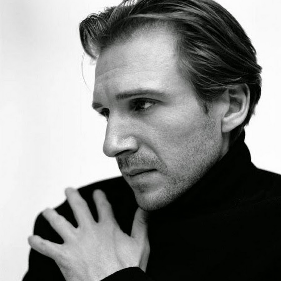 Райф файнс. Рэйф файнс. Актёр ральф файнс. Рэйф файнс фото. Райф файнс.