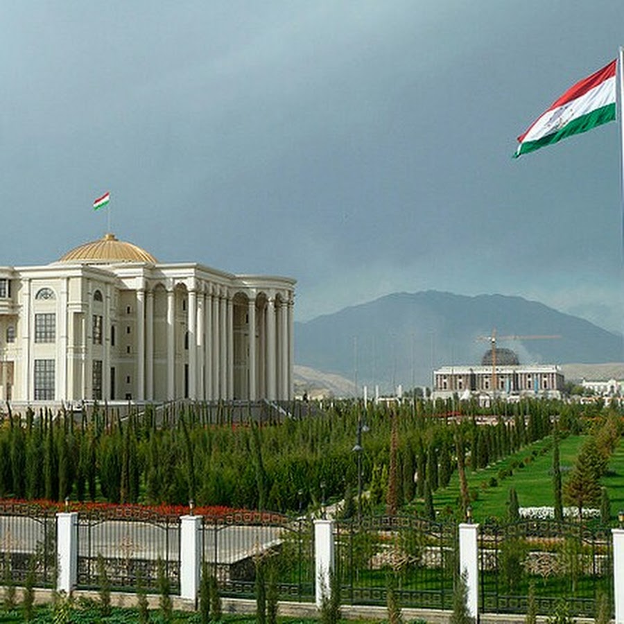 Чумхури точикистон. Резиденция президента Таджикистана. Парчам Таджикистан в Душанбе. Парк национального флага Республики Таджикистан. Касри миллат Таджикистан.