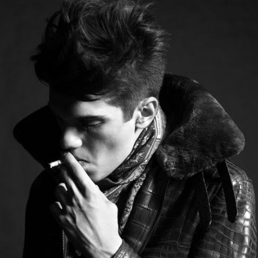 Первые авы. Первые авы. Ава бателфилд 1. Крутой парень в очках. Первые авы.