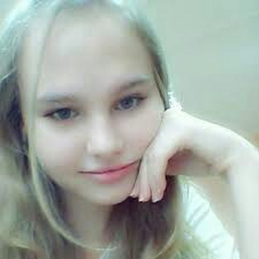 красивые девочки подростки. красивые девушки пол лица. тринадцать летние девочки. 10age с девушкой. юная девушка в заброшке.