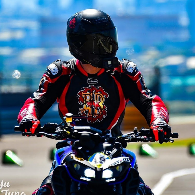 耶S哥哥 - 網紅的藏寶箱 